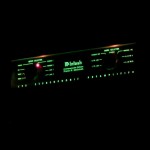 McIntosh C22 の正面パネルの輝き