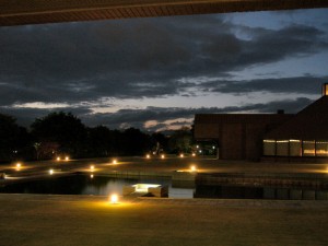 県立美術館の夕暮れ（2008-10-30 撮影）