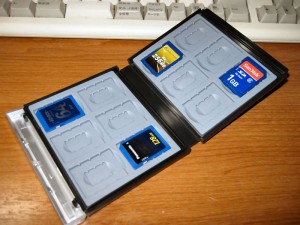 FC-MMC4BK。SD カードのケースとして売られていても、型番は MMC なんですね。